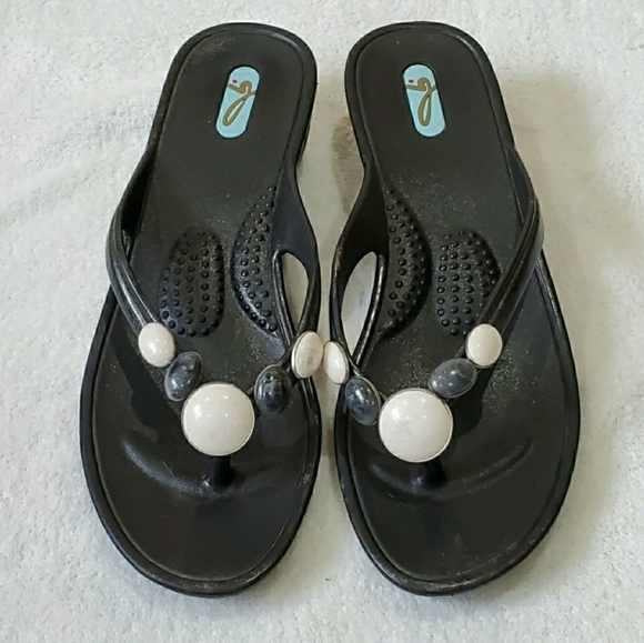 oka flip flops